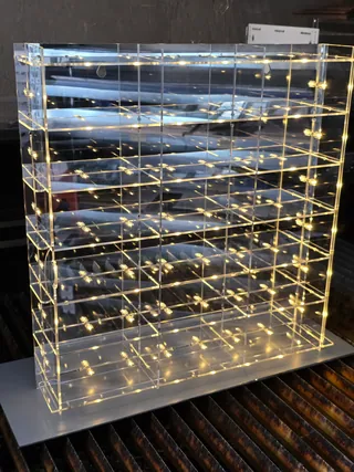 Vitrine 1:43 Für 18 Modelle — 43P18L — leer, beleuchtet