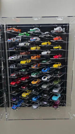 Vitrine 1:64 Für 48 Autos — 64B48 — schwarze Rückwand