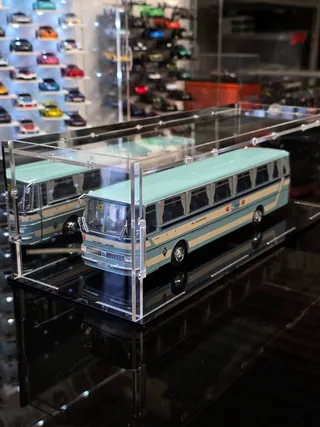 Weitere Boxen — Box für einen Bus