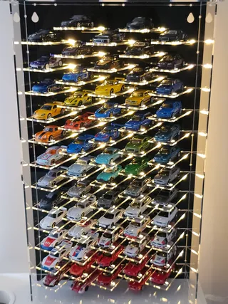 Vitrine 1:64 Für 60 Autos — 64B60L — mit LED