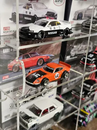 BOX DISPLAY — Vitrine für Modelle mit Box (Kaido House, Mini GT) — Nahaufnahme